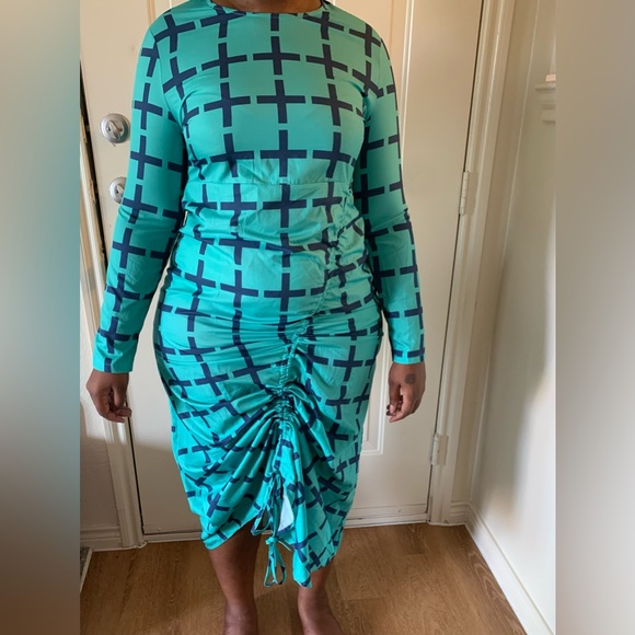 Dress - Picture 2 of 6